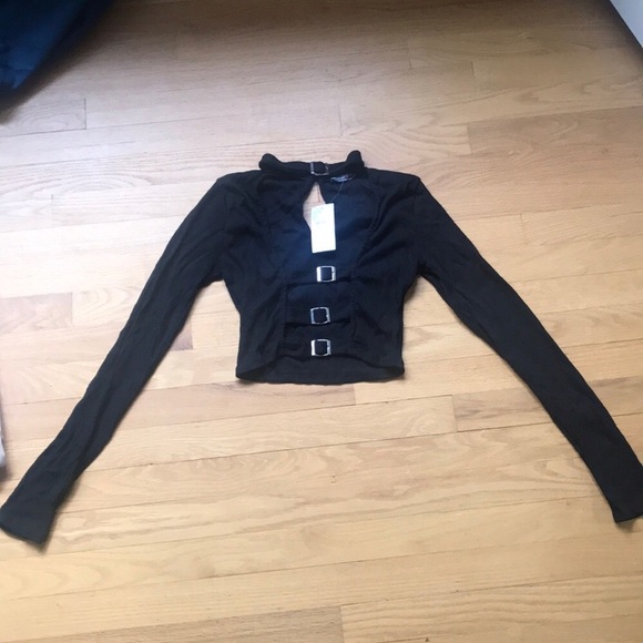 Buckle up crop top - Picture 2 of 3